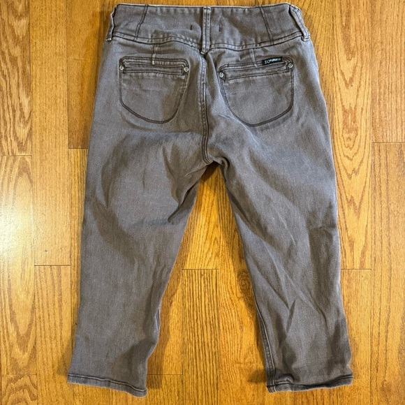 Z. Cavaricci Brown Capris Women’s Size 8 - Picture 2 of 5